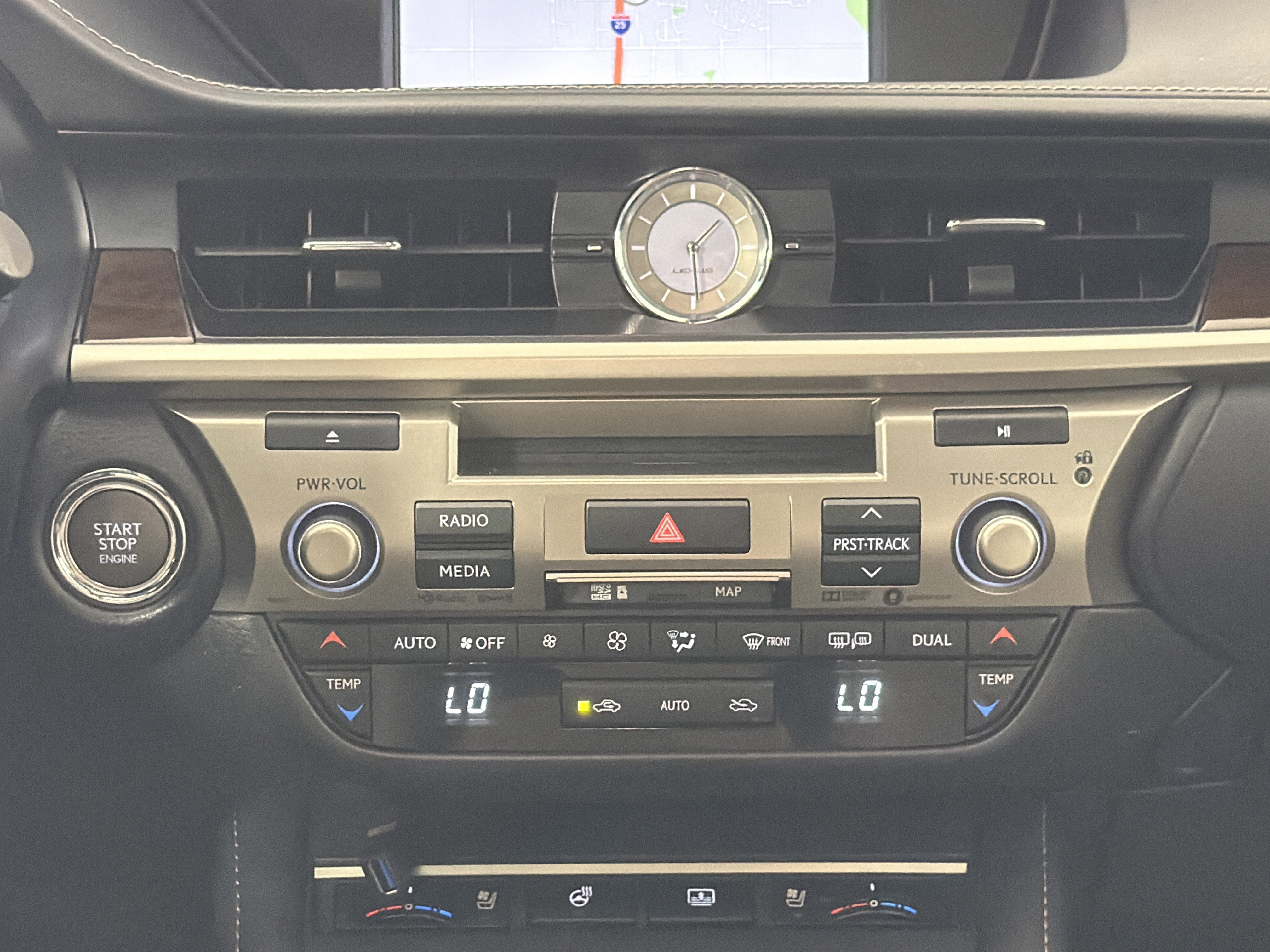 Used 2018 Lexus ES 350 w/ Luxury Package w/Wood Trim image 22