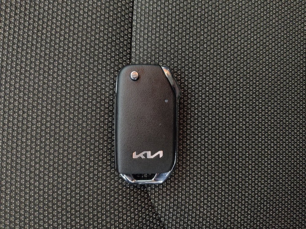 Used 2022 Kia Forte LXS FWD image 32