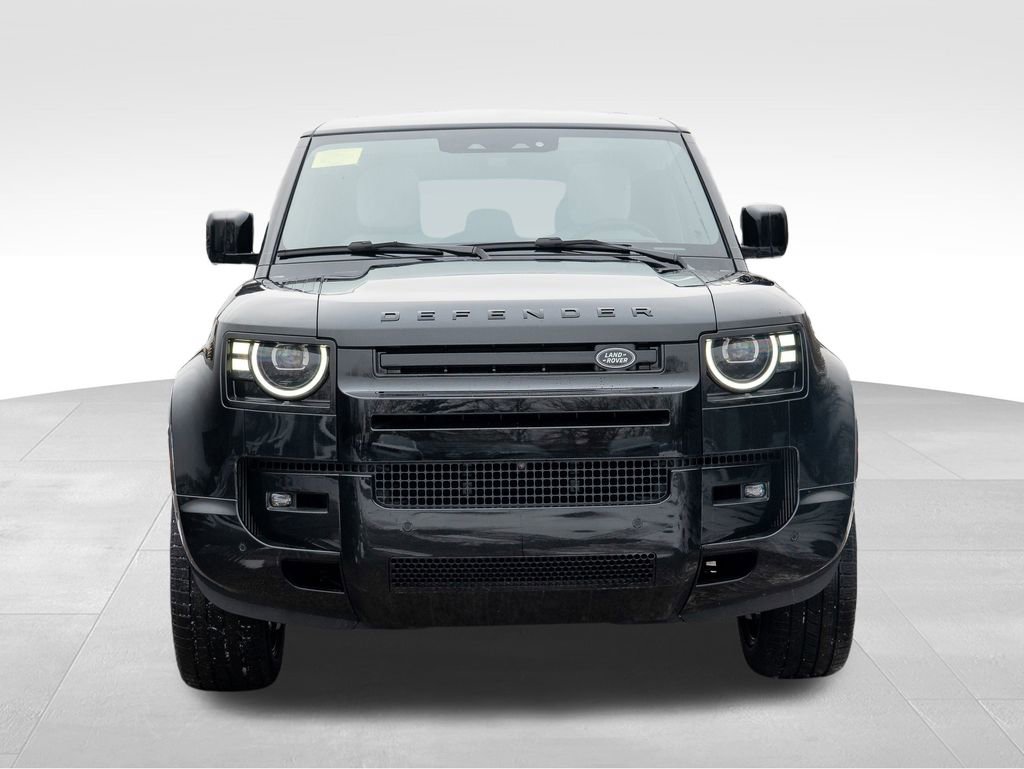 New 2026 Land Rover Defender 110 X-Dynamic SE image 2