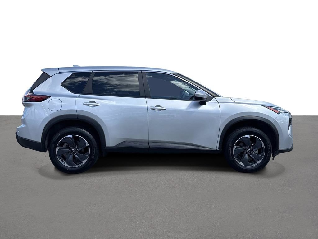 Certified 2024 Nissan Rogue SV FWD image 3