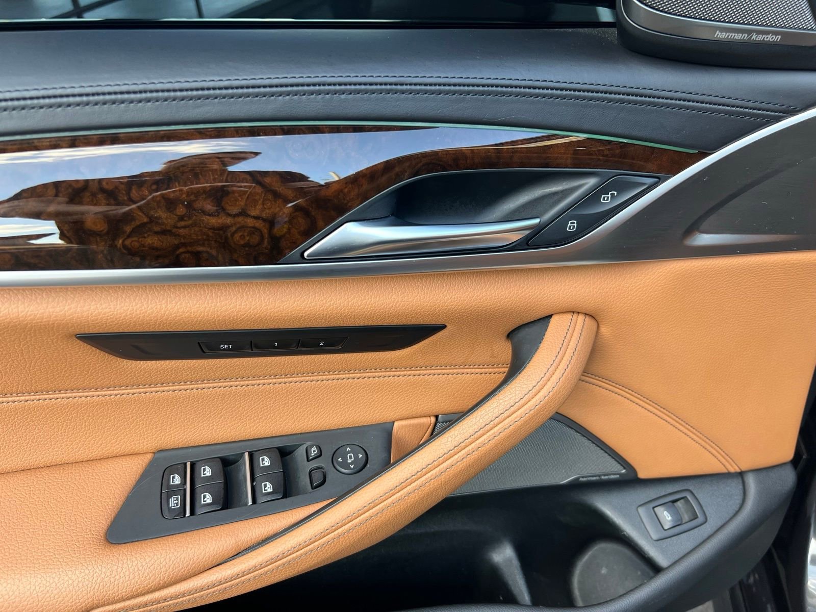 Used 2020 BMW M550i xDrive w/ Executive Package image 30