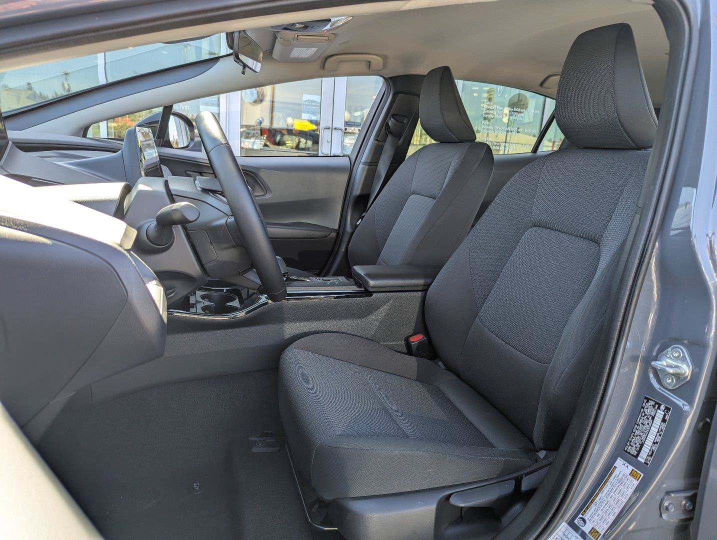 Used 2025 Toyota Prius LE FWD image 24