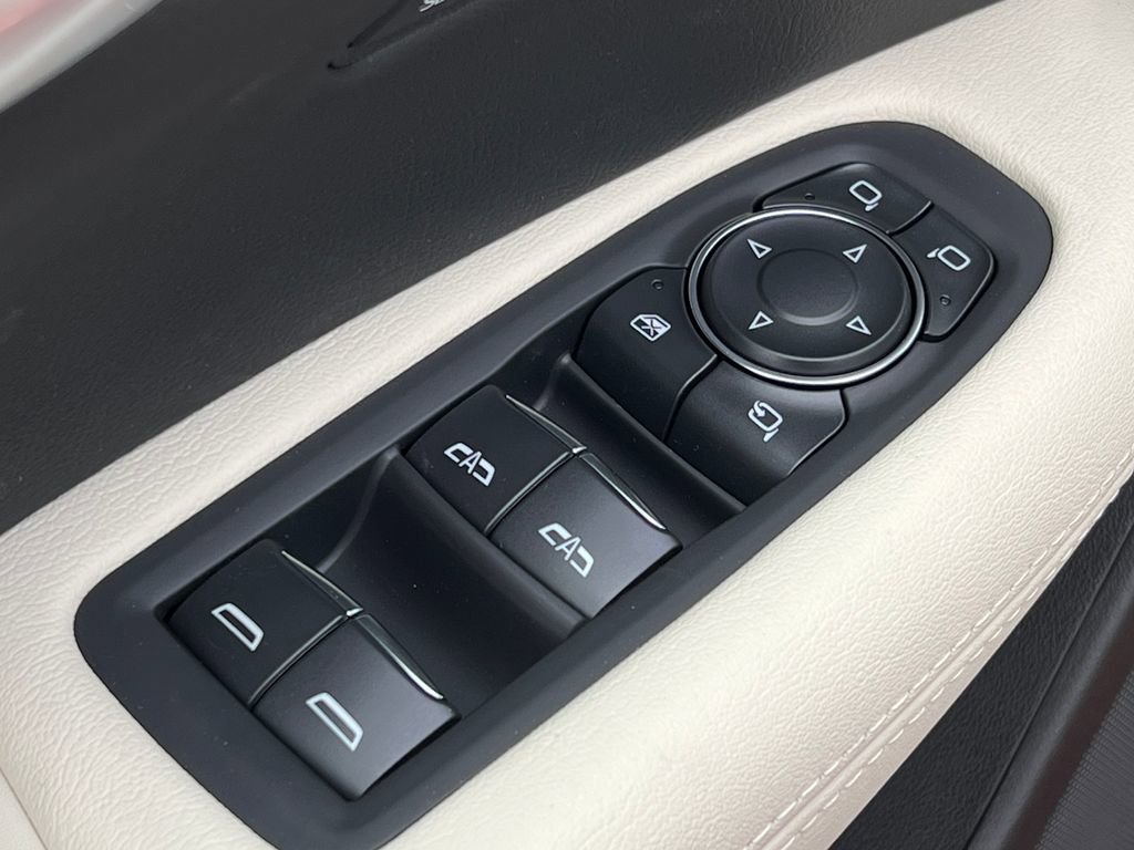 New 2026 Cadillac XT5 Sportv w/ LPO, Floor Liner Package image 15