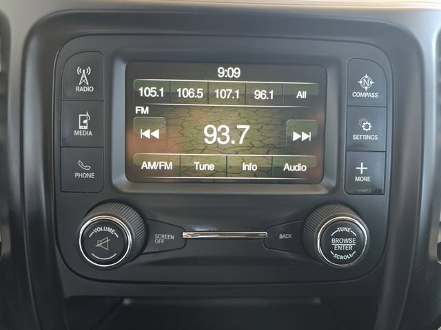 Used 2018 Jeep Cherokee Latitude FWD image 11