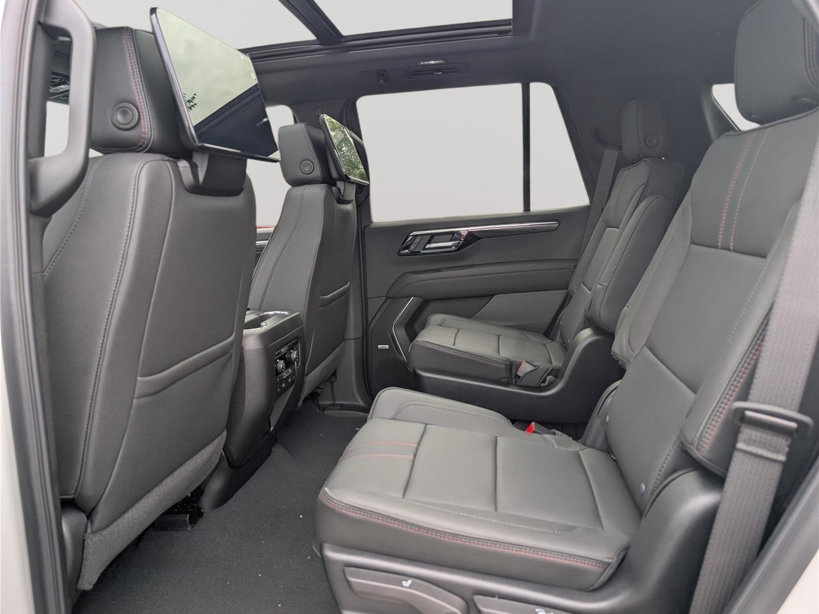 New 2026 Chevrolet Tahoe RST w/ Advanced Technology Package AWD/4WD image 13