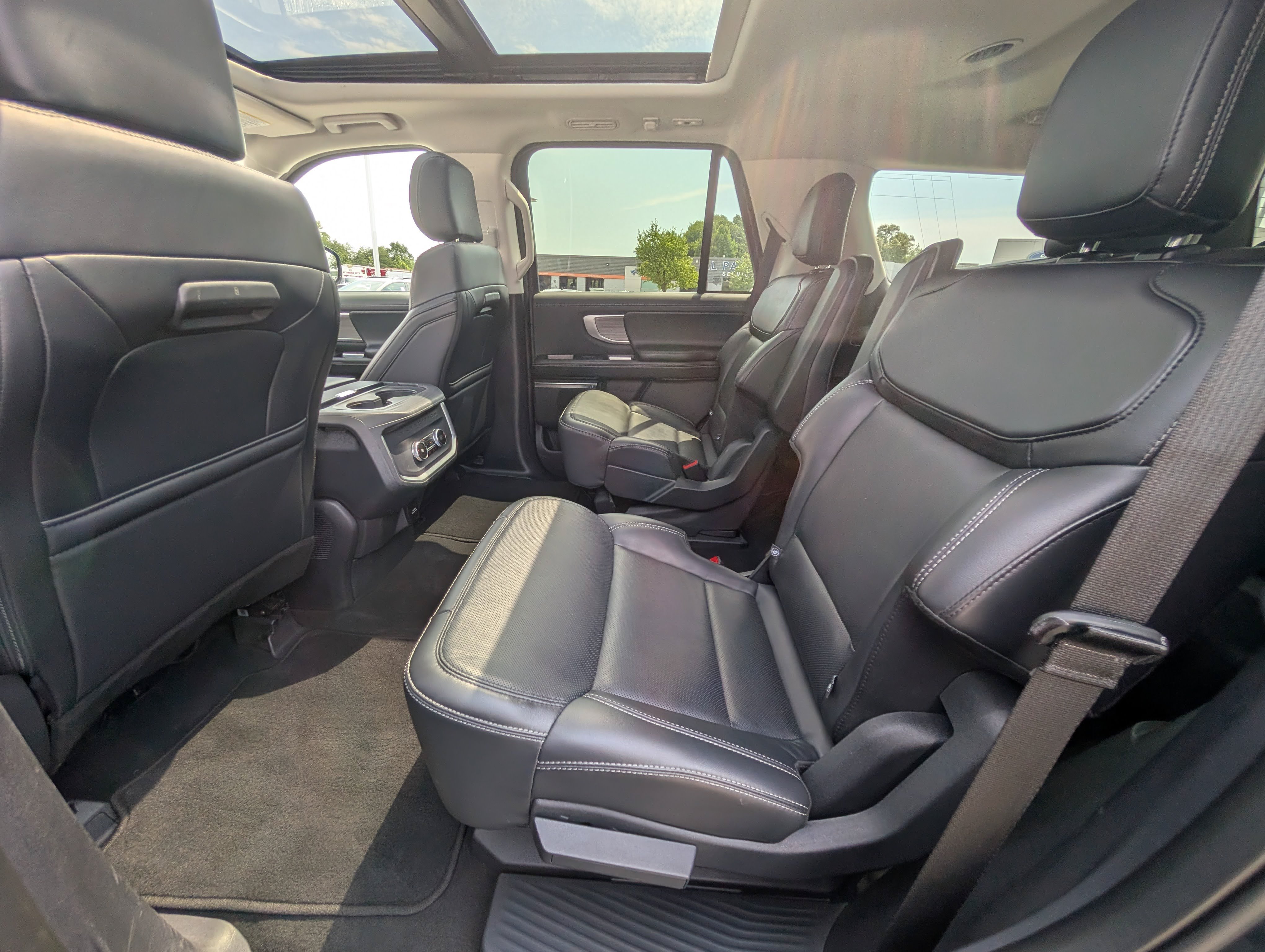 Used 2025 Ford Expedition Platinum AWD/4WD image 20