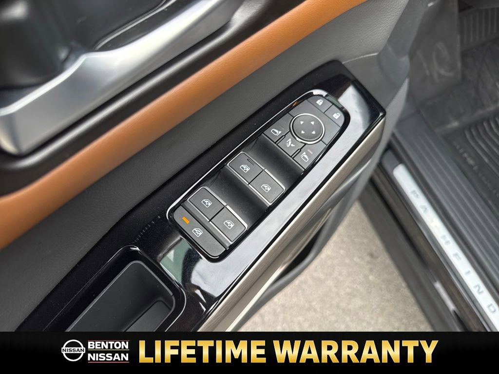 Certified 2025 Nissan Pathfinder Platinum image 14