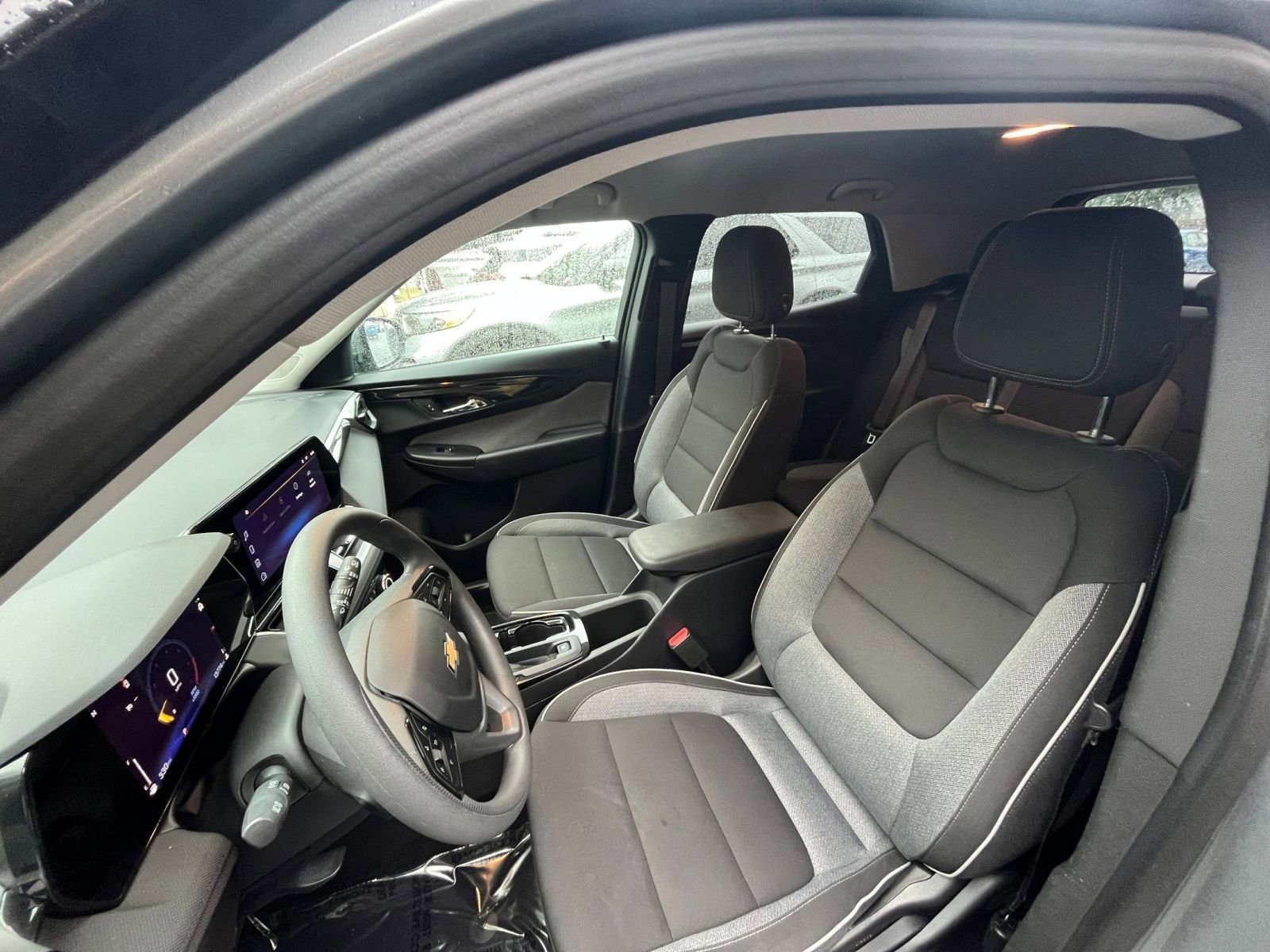 Used 2025 Chevrolet TrailBlazer LT image 32