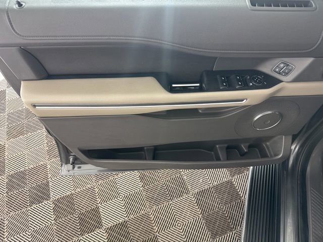 Used 2020 Ford Expedition XLT w/ Equipment Group 202A AWD/4WD image 22