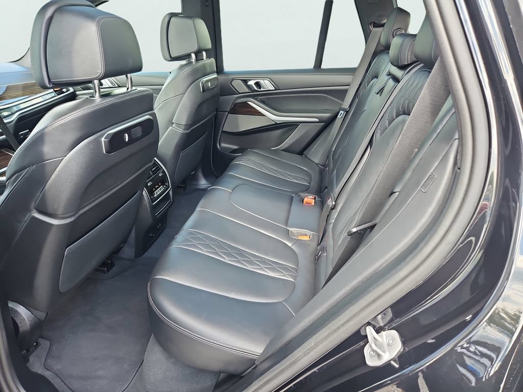 Used 2025 BMW X5 xDrive50e AWD/4WD image 38