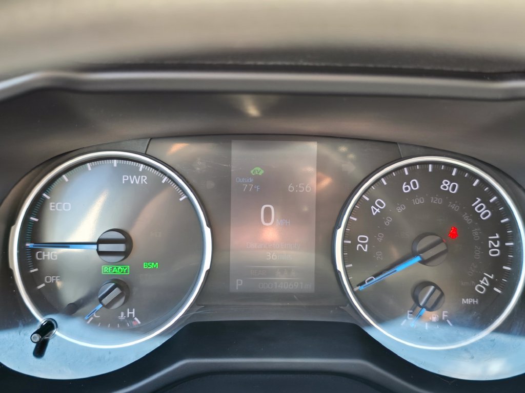 Used 2020 Toyota RAV4 XLE AWD/4WD image 23