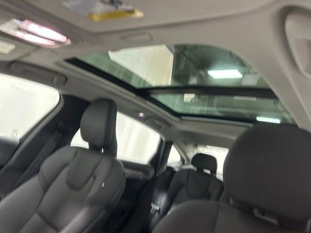 Used 2025 Volvo S90 T8 Plus image 25