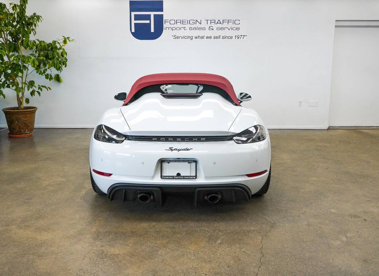 Used 2020 Porsche 718 Boxster Spyder RWD image 3
