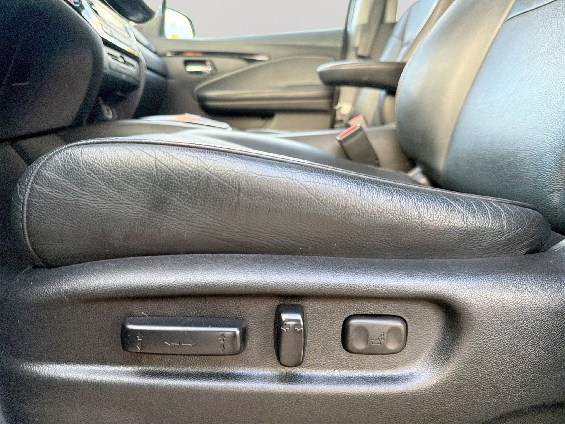 Used 2019 Honda Pilot Touring image 14
