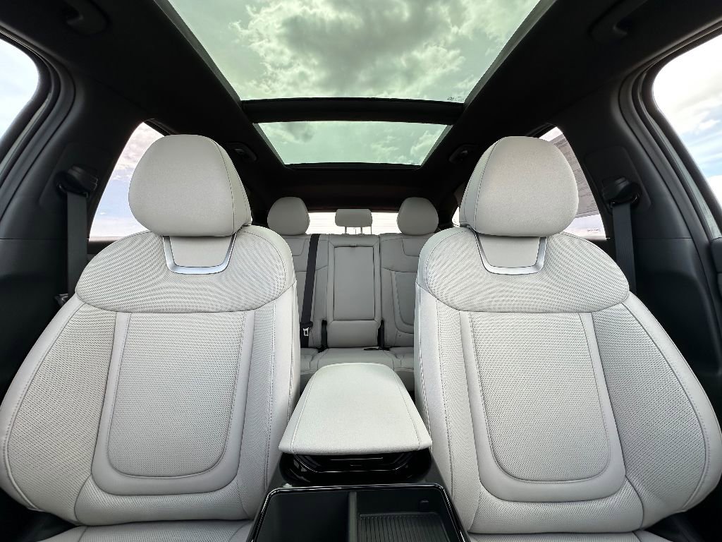 New 2025 Hyundai Tucson Limited image 9