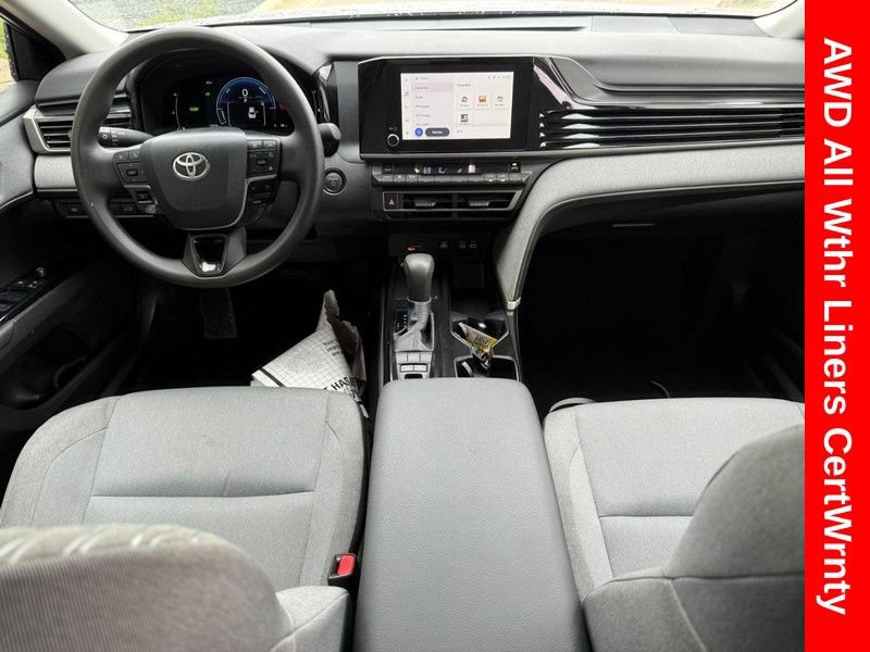 Used 2025 Toyota Camry LE AWD/4WD image 13