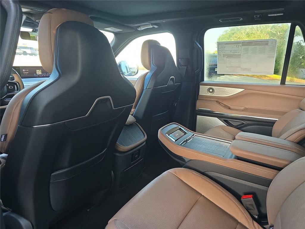 New 2026 Lincoln Navigator Black Label AWD/4WD image 15
