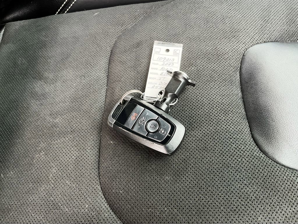 Used 2023 Ford Edge ST AWD/4WD image 32