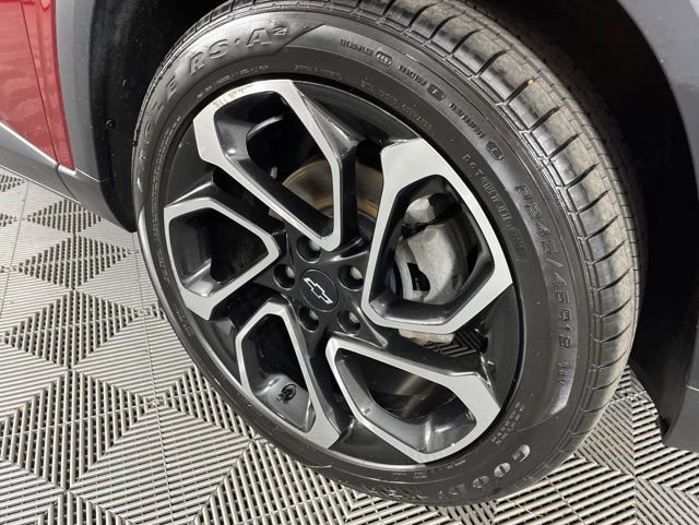 Used 2024 Chevrolet Trax RS w/ Sunroof Package FWD image 16