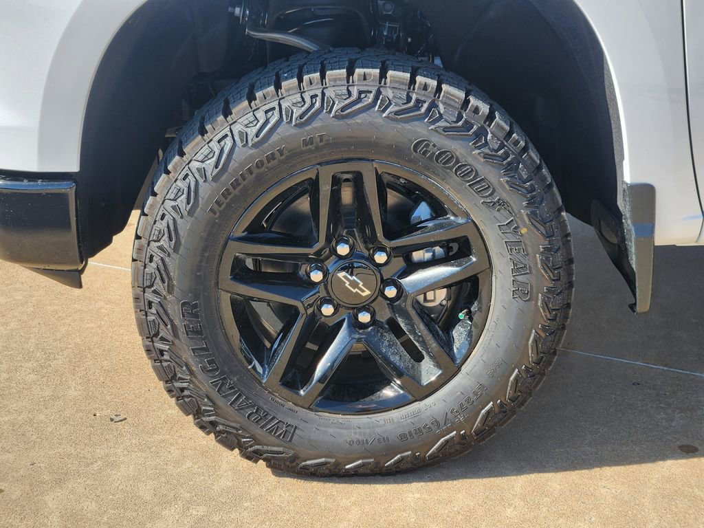 New 2026 Chevrolet Silverado 1500 Custom Trail Boss w/ LPO, Dark Essentials Package image 8