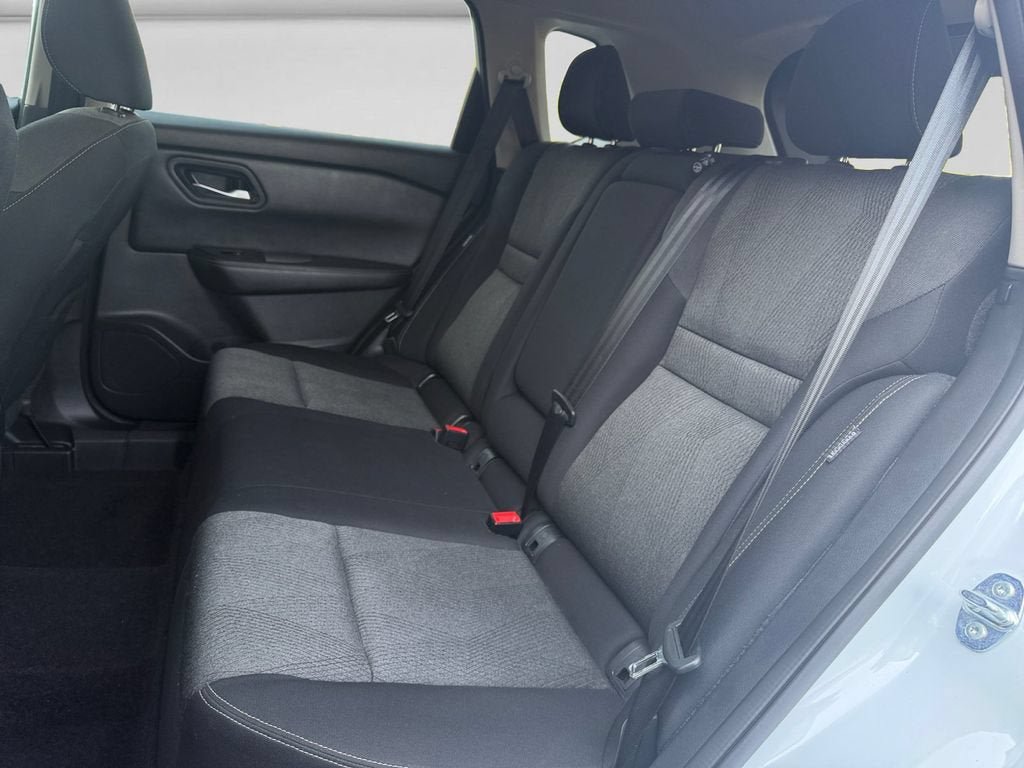 Used 2024 Nissan Rogue SV FWD image 14