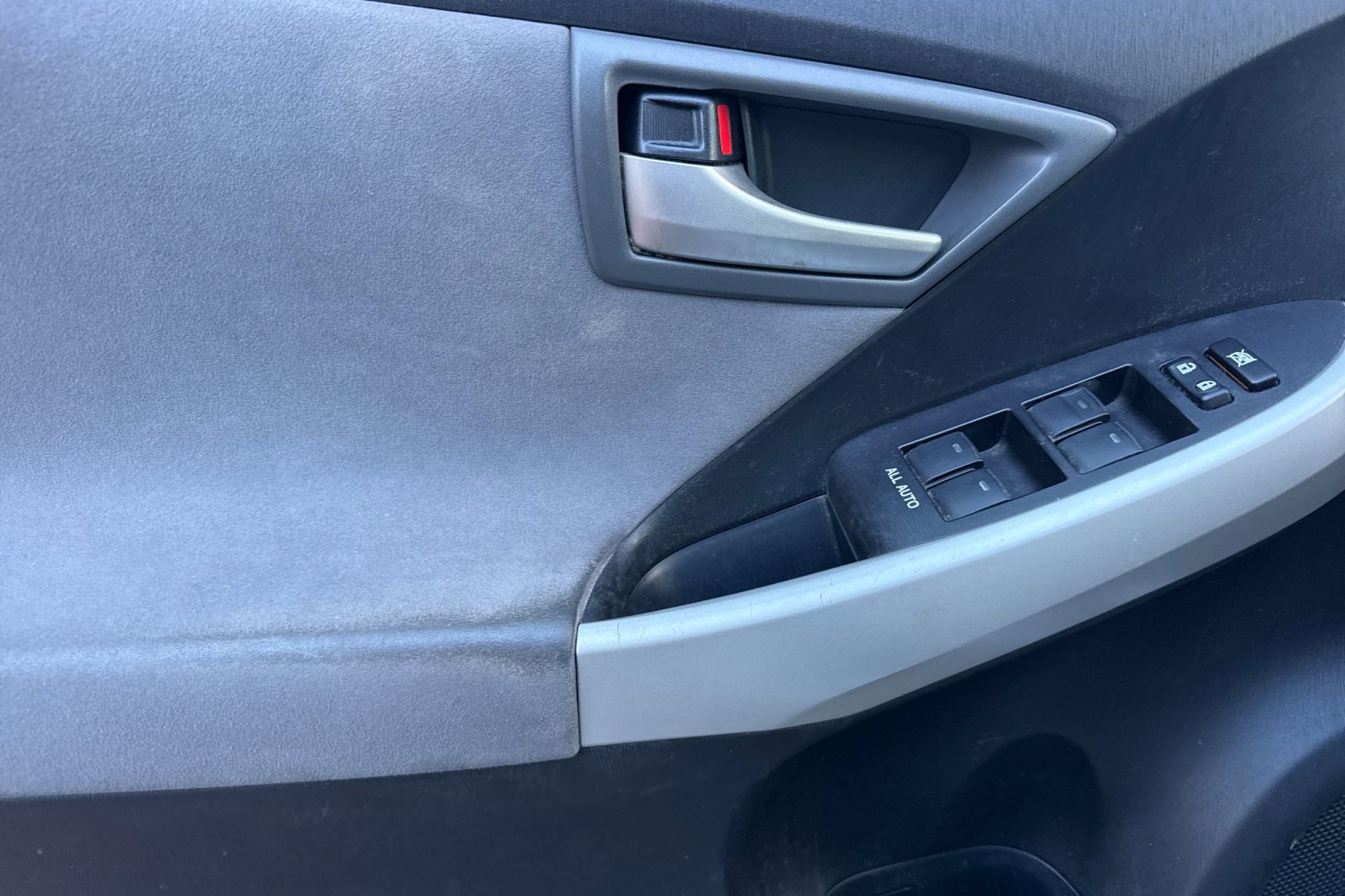 Used 2012 Toyota Prius Three image 11