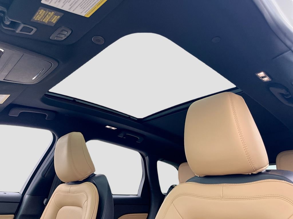 Used 2021 Lincoln Corsair Reserve image 22