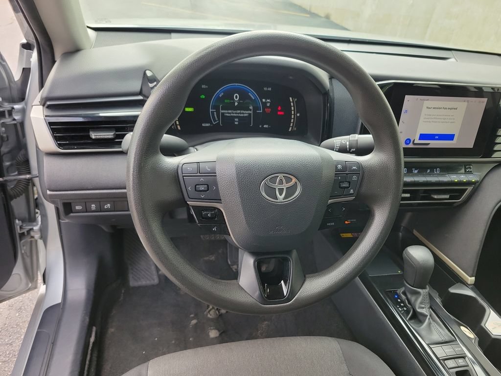 Used 2025 Toyota Camry LE FWD image 28