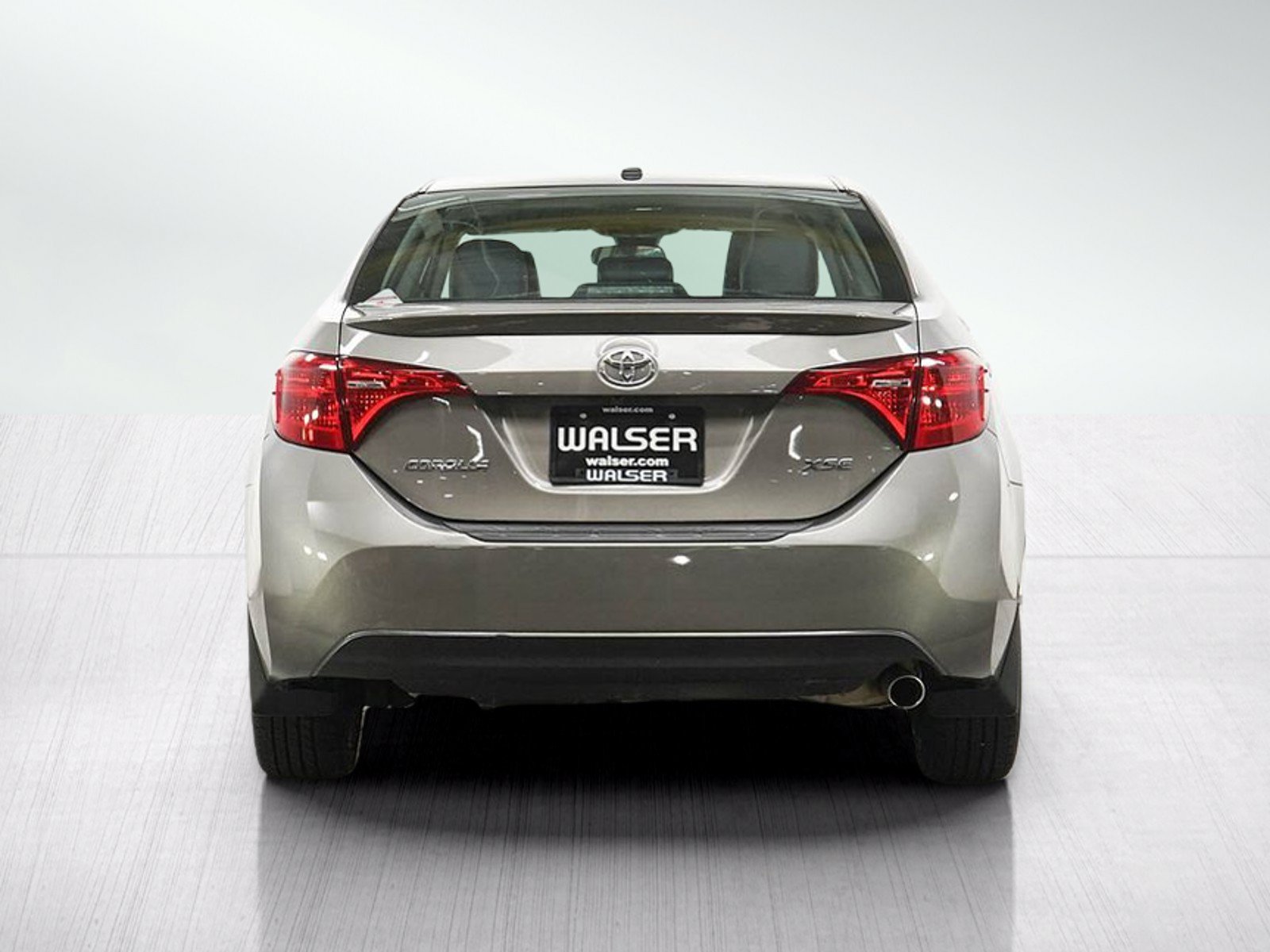 Used 2017 Toyota Corolla XSE FWD image 4
