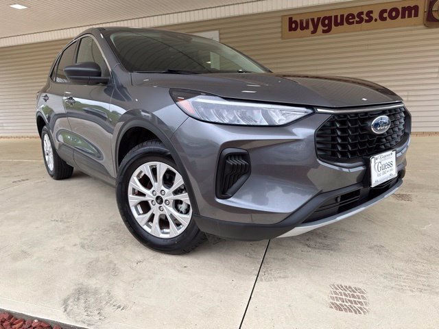 Used 2023 Ford Escape Active w/ Tech Pack #1 AWD/4WD image 2