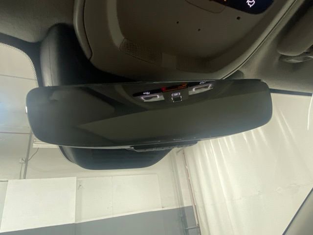 Used 2025 Volvo XC40 B5 Plus AWD/4WD image 28