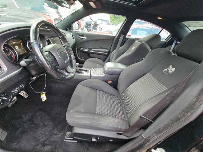 Used 2019 Dodge Charger Scat Pack w/ Dynamics Package RWD image 11