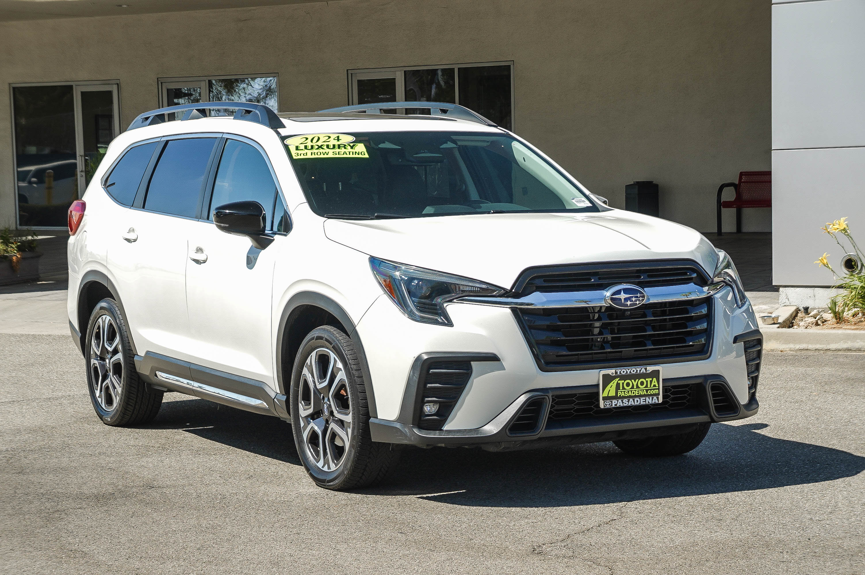 Used 2024 Subaru Ascent Limited w/ Technology Package AWD/4WD image 3