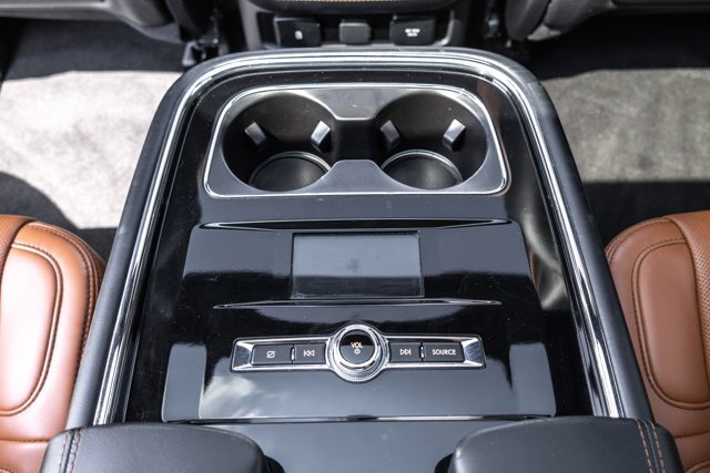 Used 2020 Lincoln Navigator Reserve AWD/4WD image 23