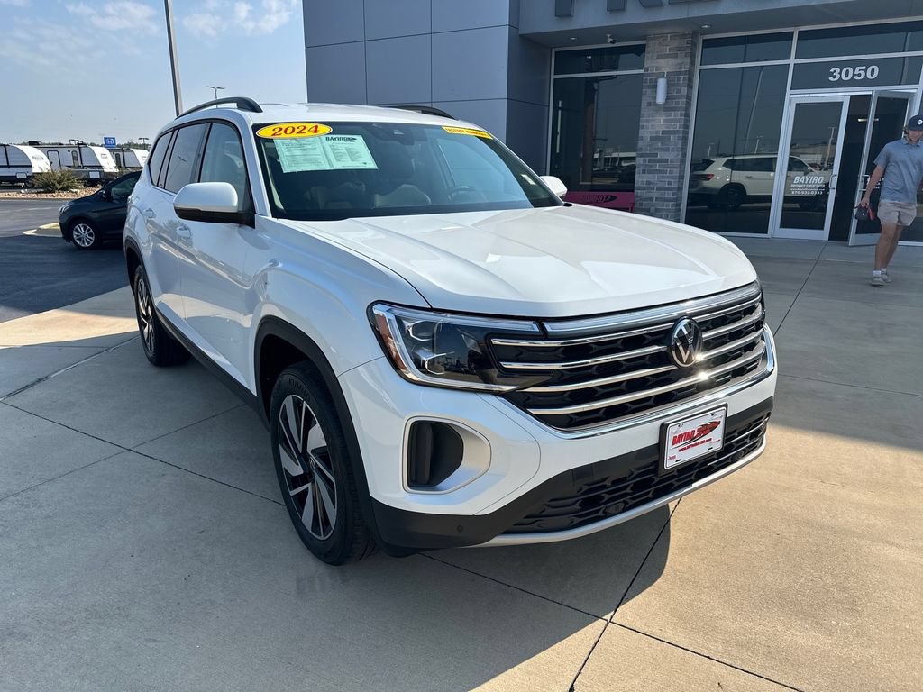 Used 2024 Volkswagen Atlas SE FWD image 1