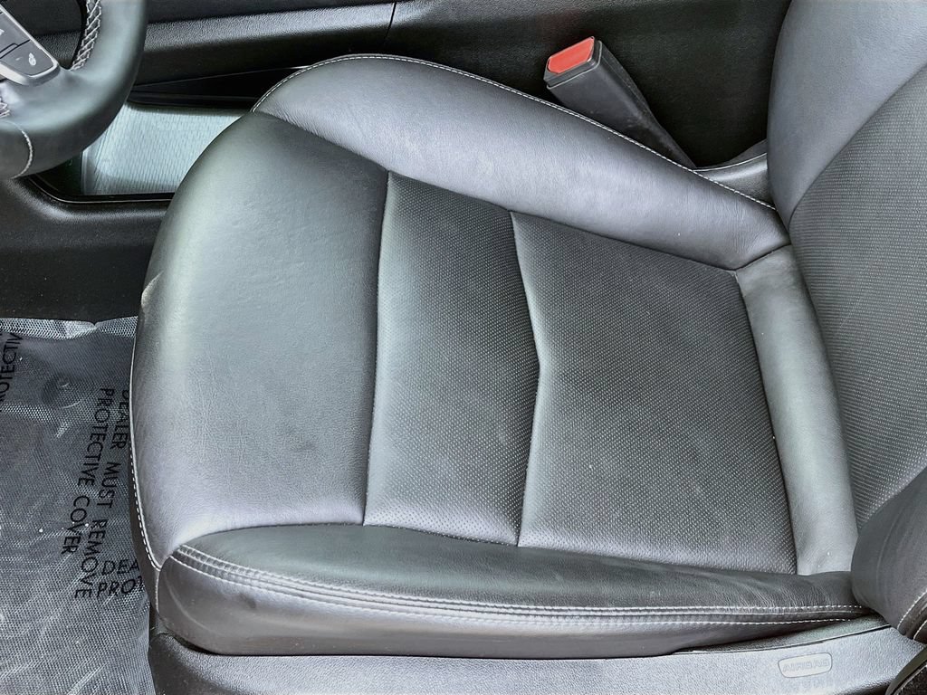Used 2025 Cadillac XT5 Premium Luxury w/ LPO, Floor Liner Package AWD/4WD image 20