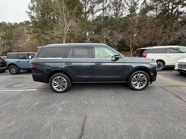 New 2025 Lincoln Navigator Reserve image 6