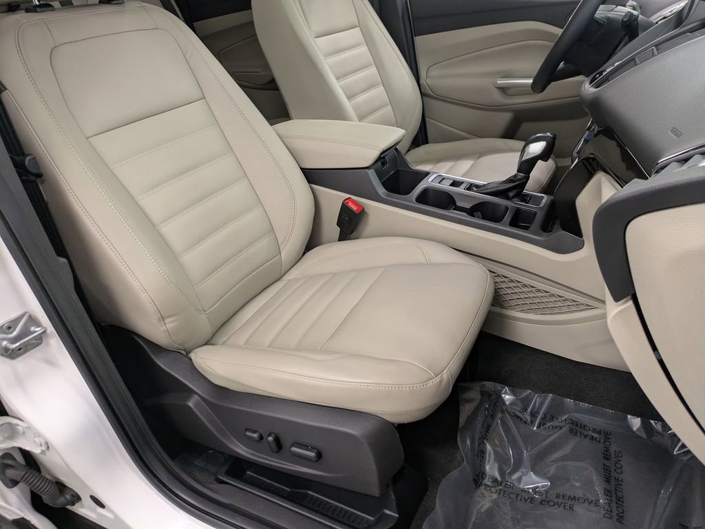 Used 2019 Ford Escape Titanium AWD/4WD image 28