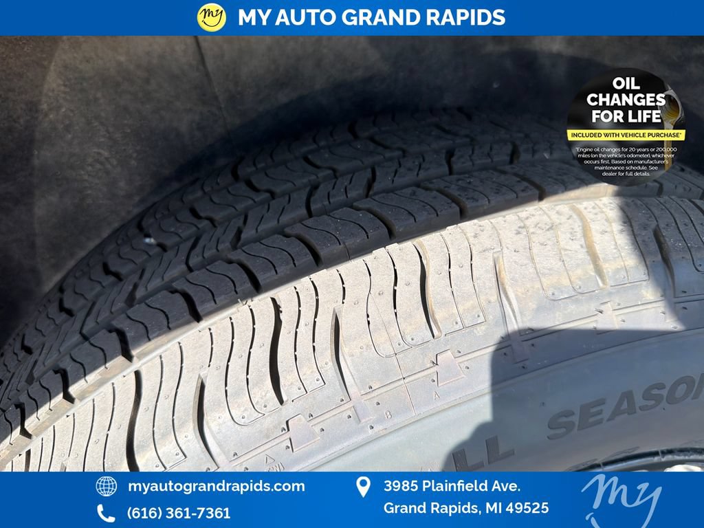 Used 2019 GMC Acadia SLT AWD/4WD image 34