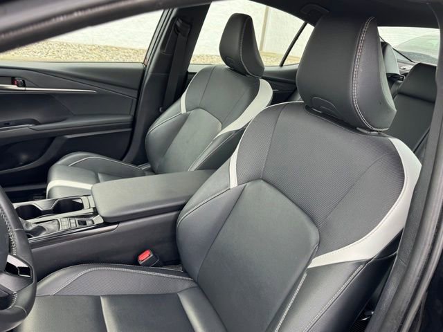 Used 2025 Toyota Camry SE FWD image 9