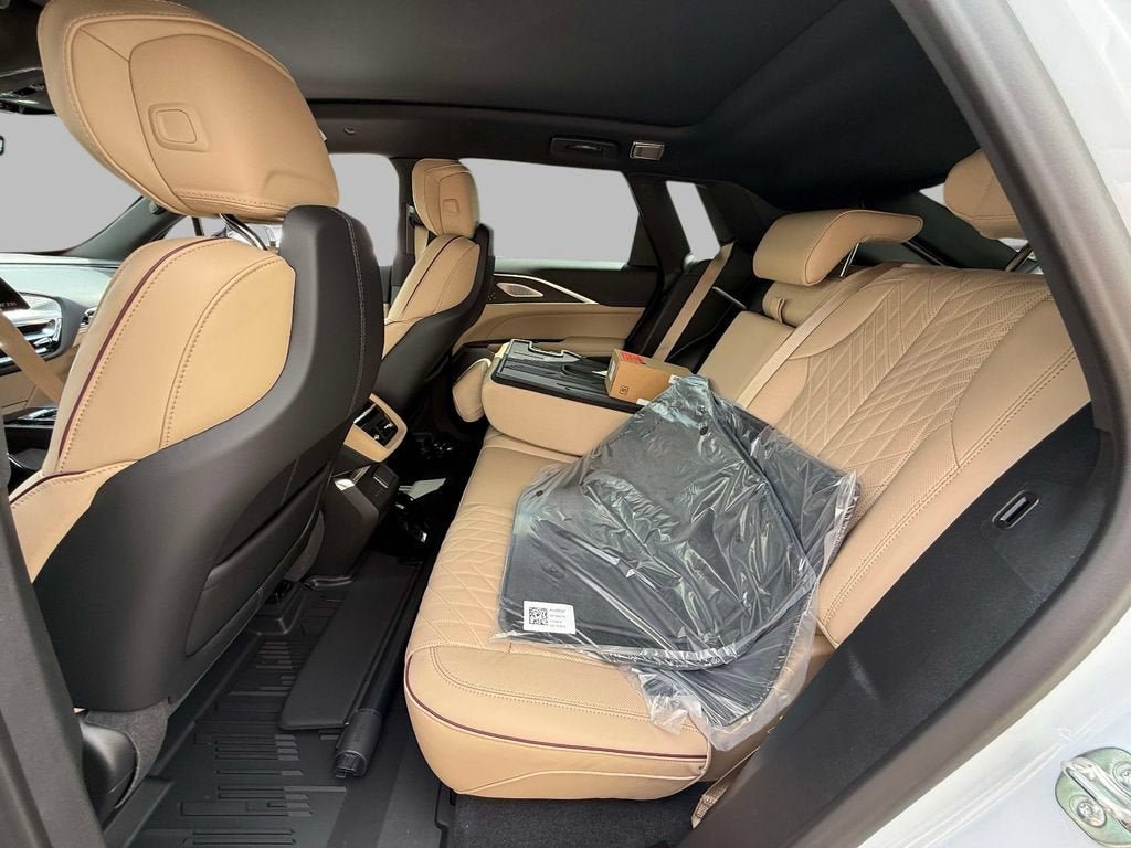 New 2026 Cadillac Lyriq Signature Sport w/ LPO, ONYX Package AWD/4WD image 13