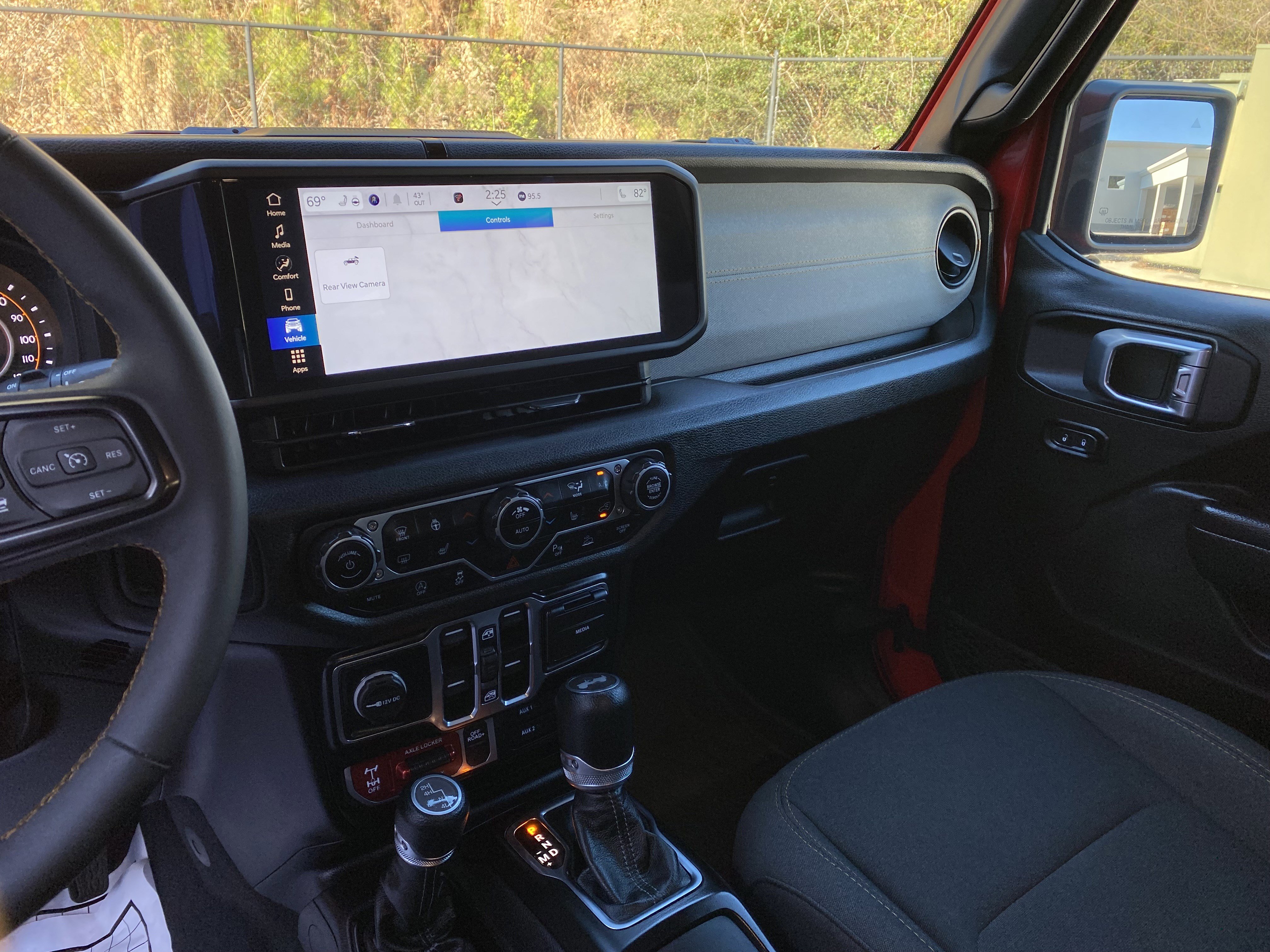 Used 2024 Jeep Wrangler Willys image 24