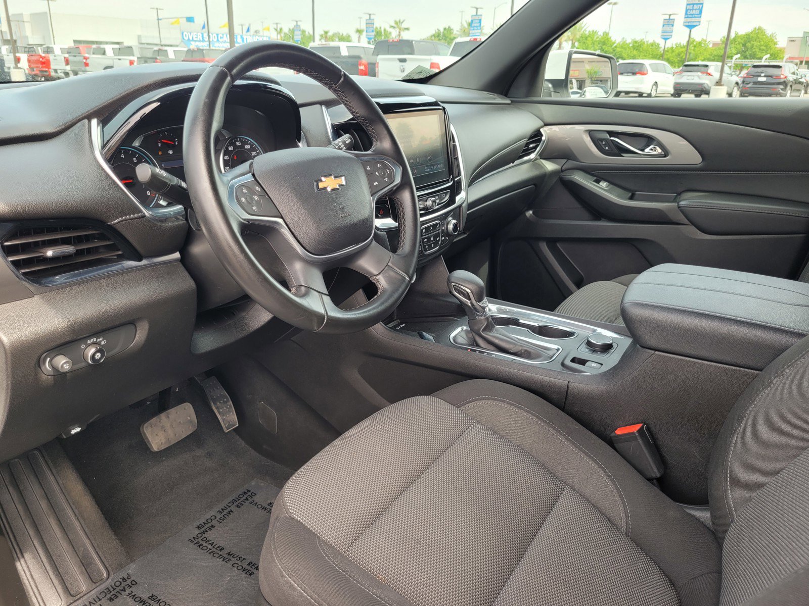 Used 2023 Chevrolet Traverse LT image 9