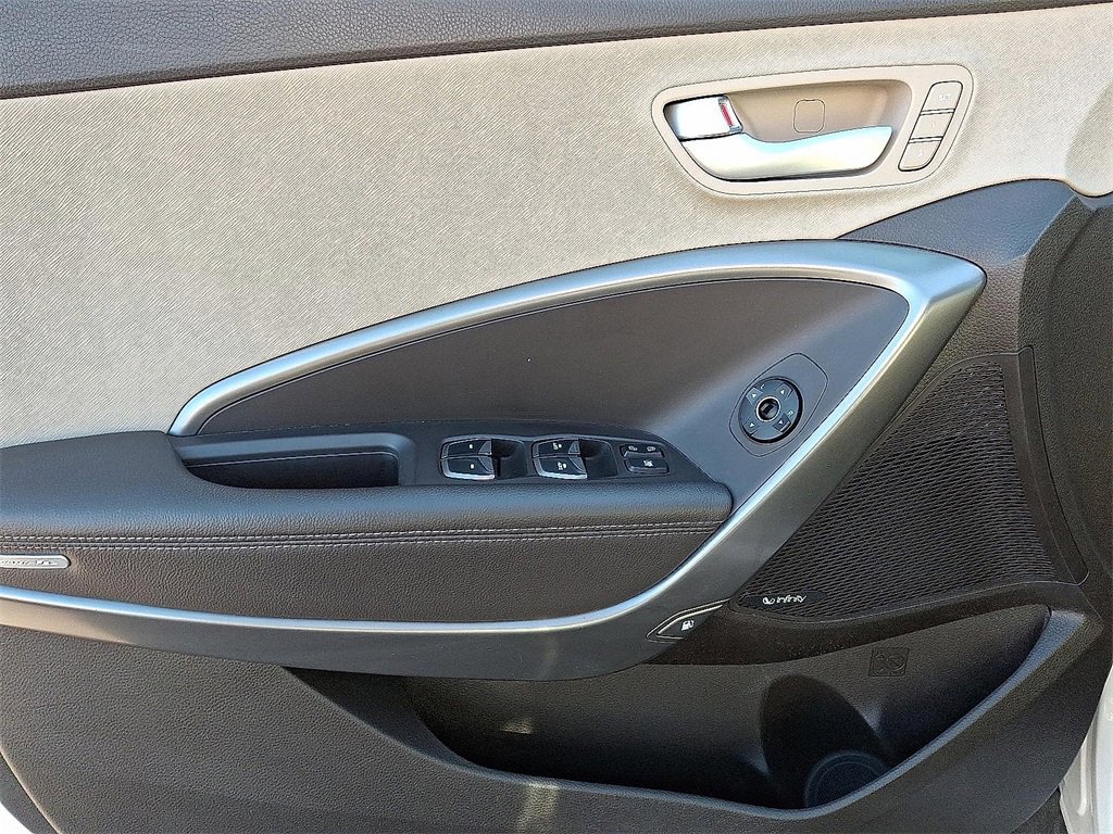 Used 2017 Hyundai Santa Fe SE image 13