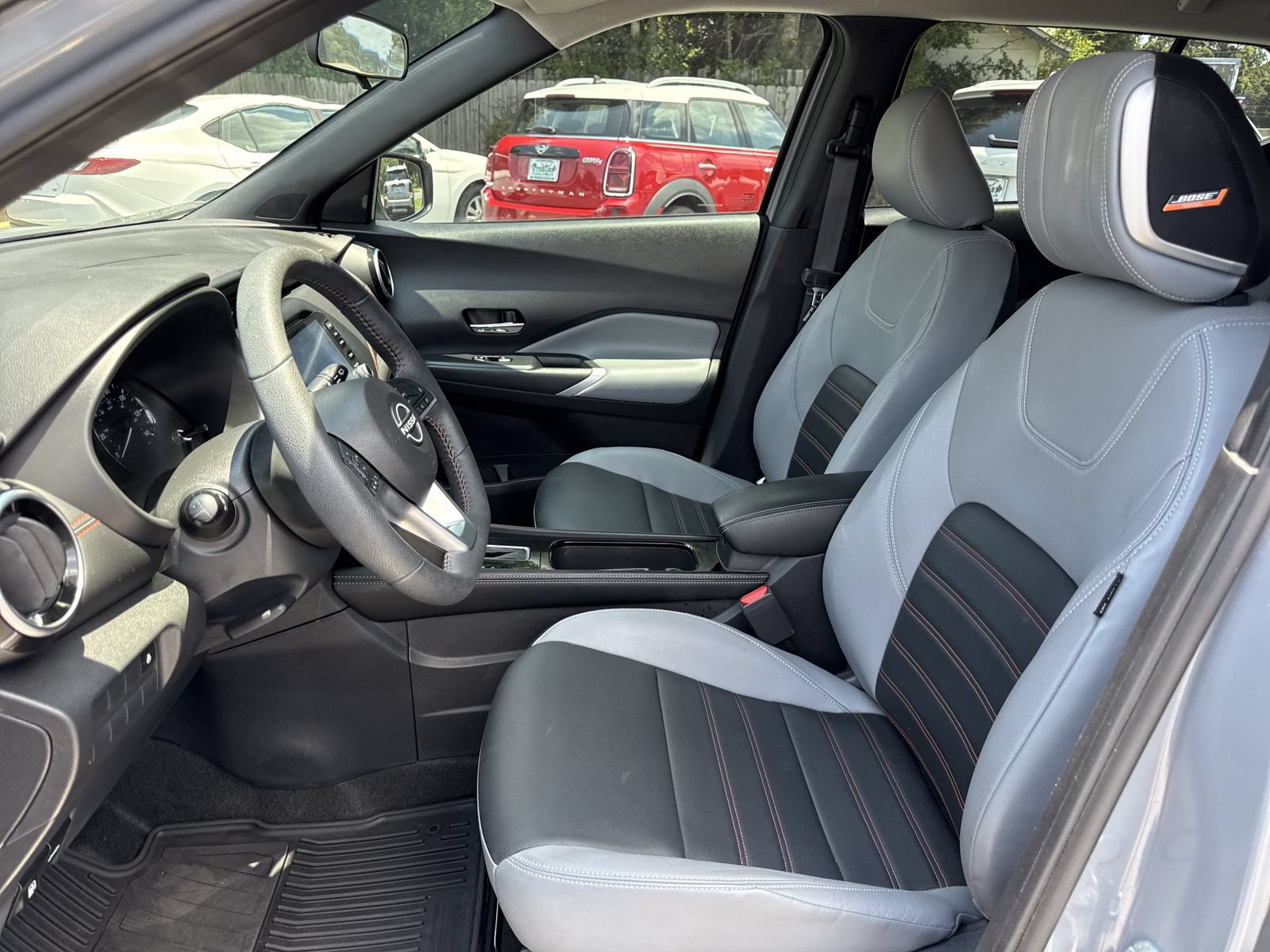 Used 2023 Nissan Kicks SR w/ SR Premium Package FWD image 9