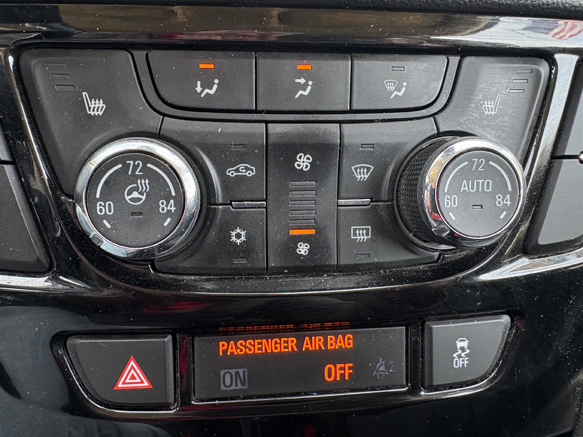 Used 2019 Buick Encore Essence AWD/4WD image 26