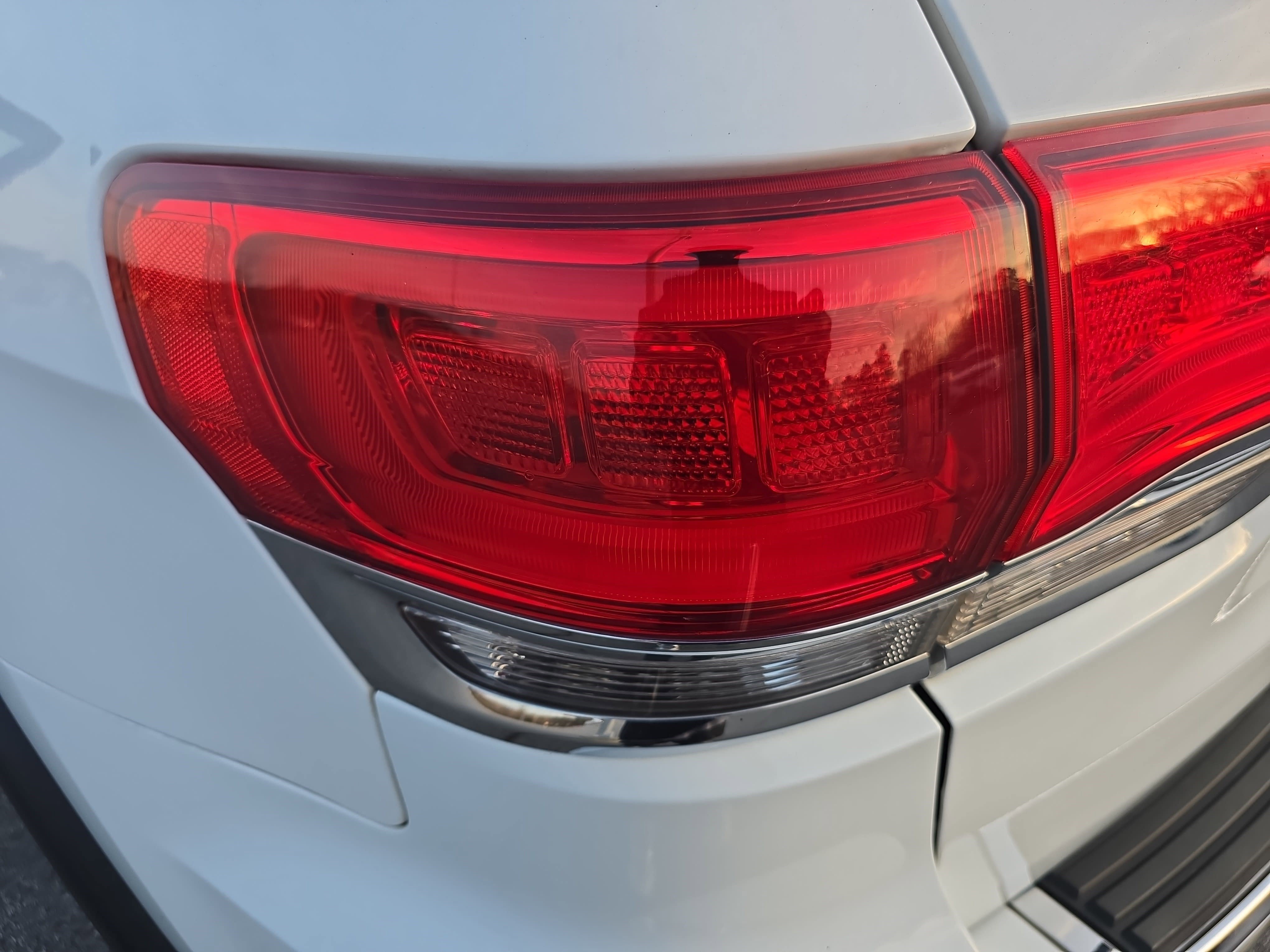 Used 2018 Jeep Grand Cherokee Limited image 33