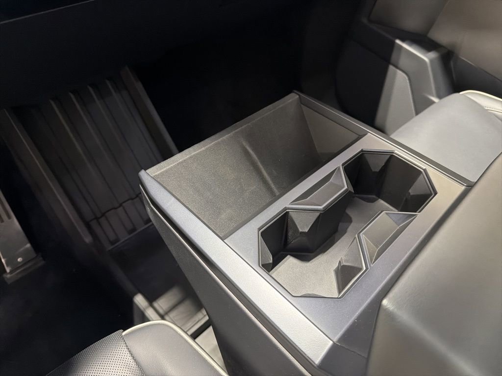 Used 2024 Tesla Cybertruck AWD Crew Cab image 18