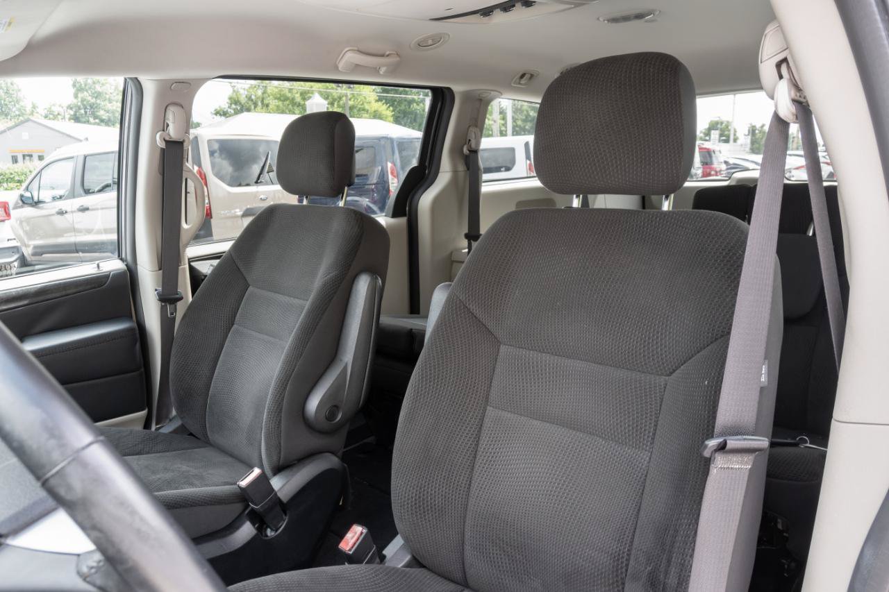 Used 2017 Dodge Grand Caravan SE w/ Power Window Group FWD image 15