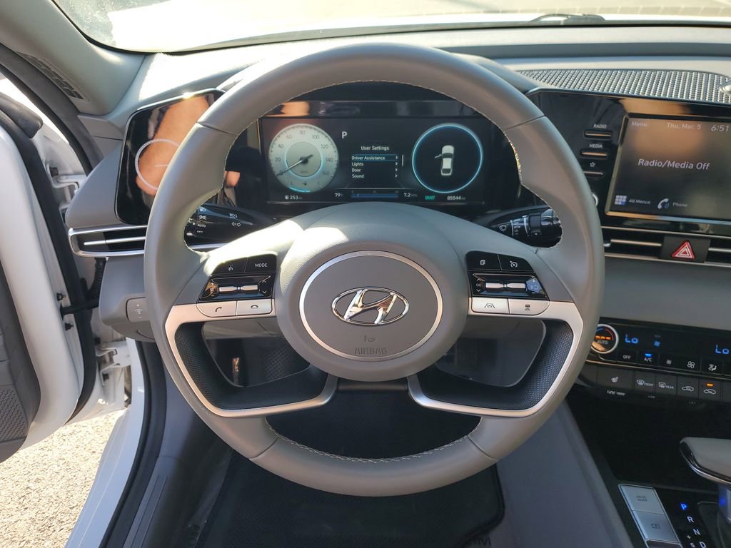 Used 2022 Hyundai Elantra SEL w/ Convenience Package image 17